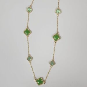 Elegant Green Clover Necklace